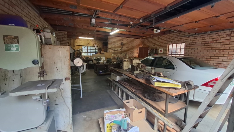 6 Bedroom Property for Sale in Mooivallei Park North West